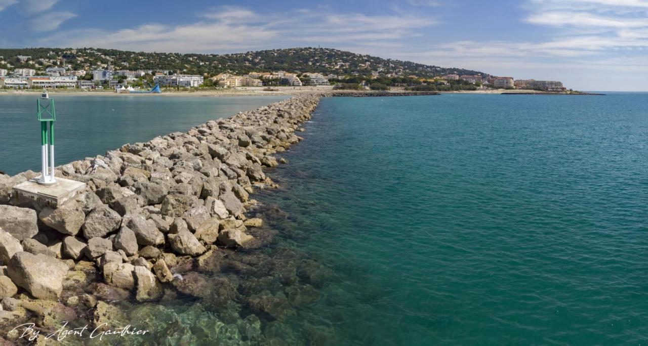 Charmant 2 Pieces Les Pieds Dans L'Eau Sète Dış mekan fotoğraf