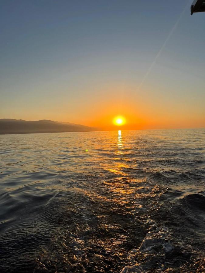 Charmant 2 Pieces Les Pieds Dans L'Eau Sète Dış mekan fotoğraf